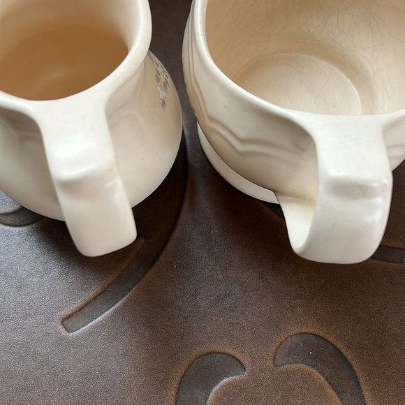 Vintage Pfaltzgraff Remembrance Creamer and Gravy Server - Picture 6 of 8